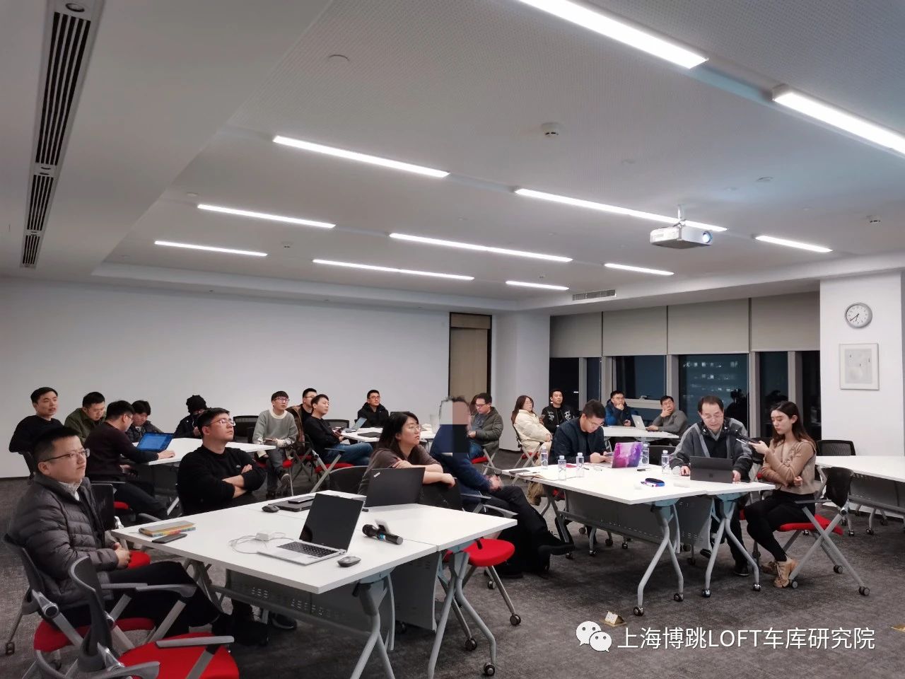 黔西南杭州LOFT车库专题会